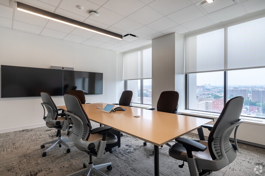 More Photos Of 33 Washington St, Newark Office For Lease