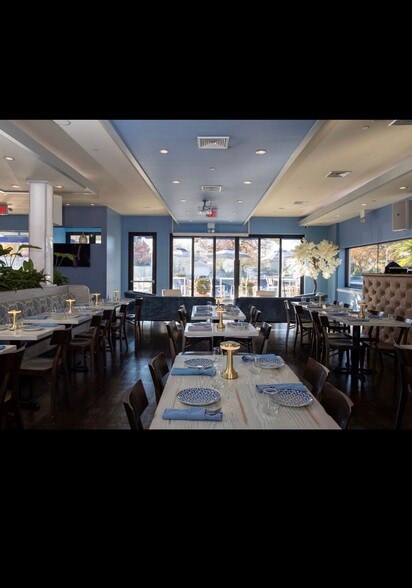 More Photos Of 19-11 Francis Lewis Blvd, Whitestone Freestanding For Lease