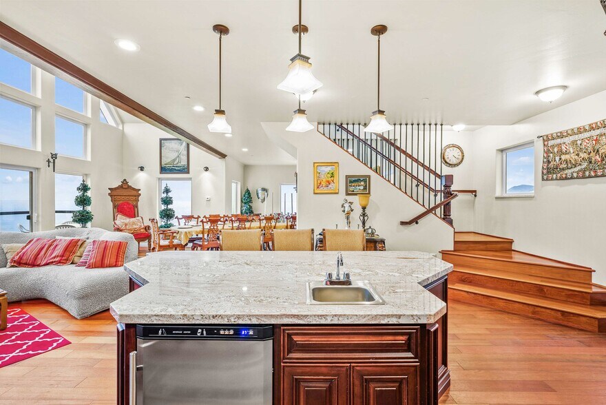 More Photos Of 266 Dolphin Dr, Whitethorn Hotel For Sale