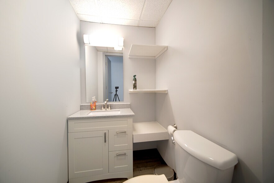 More Photos Of 844 169th St, Hammond Medical For Lease