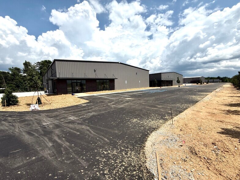 More Photos Of 100 War Birds blvd, Spartanburg Warehouse For Lease