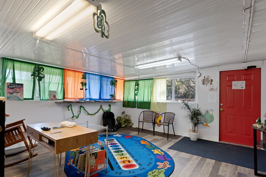 More Photos Of 639 NE 1st St, Crystal River Daycare Center For Sale