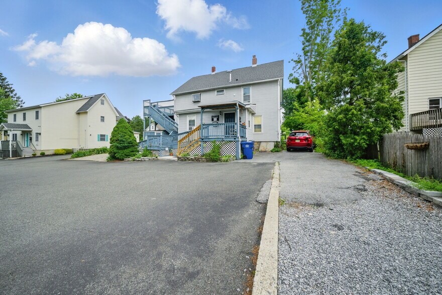 More Photos Of 11 Vernon Ave, Hamburg Medical For Lease