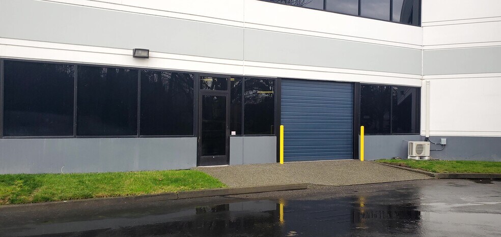 More Photos Of 18000-18064 72nd Ave, Kent Flex For Lease