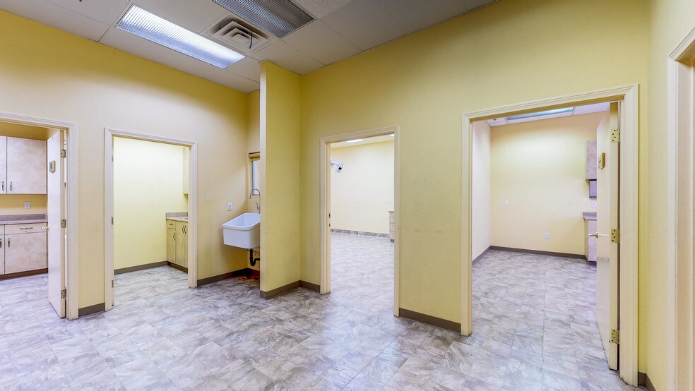 More Photos Of 2555 Montessouri St, Las Vegas Office For Sale