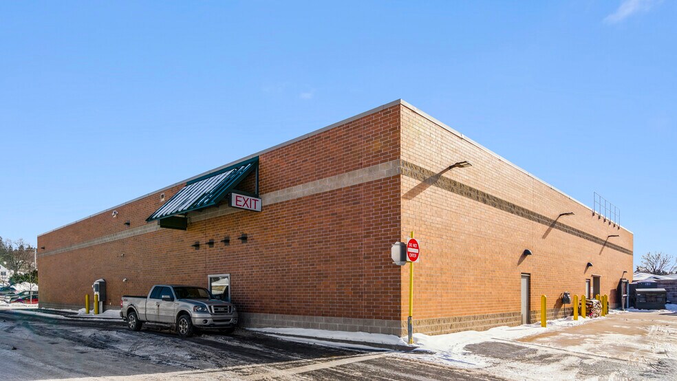 More Photos Of 300 E F St, Iron Mountain Drugstore For Sale