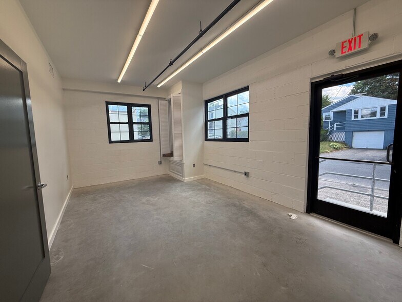 More Photos Of 70 Clematis Ave, Waltham Manufacturing For Lease