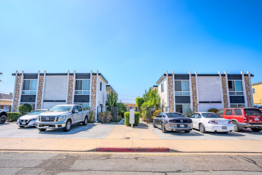 More Photos Of 725-727 Boulevard Ave, Imperial Beach Apartments For Sale