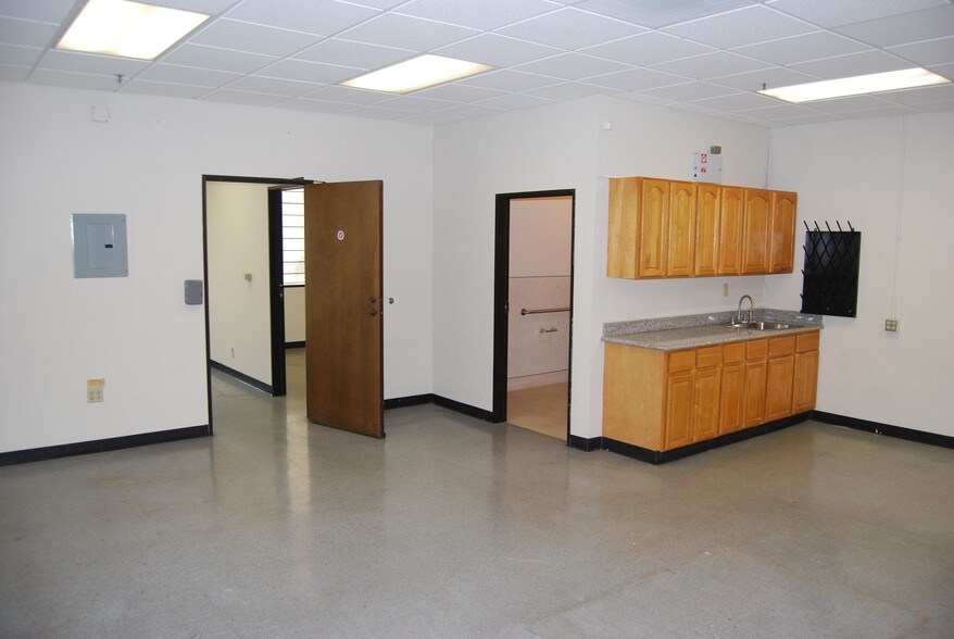 More Photos Of 46560 Fremont Blvd, Fremont Warehouse For Sale