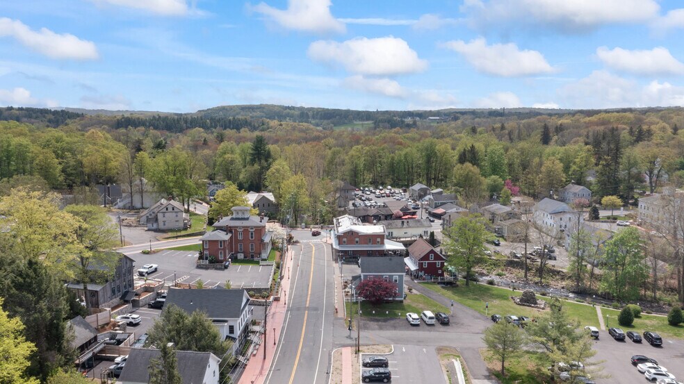More Photos Of 11 Glen Rd, Sandy Hook Apartments For Sale
