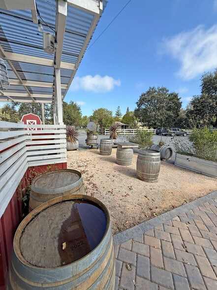 More Photos Of 3535 Guerneville Rd, Santa Rosa General Retail For Lease