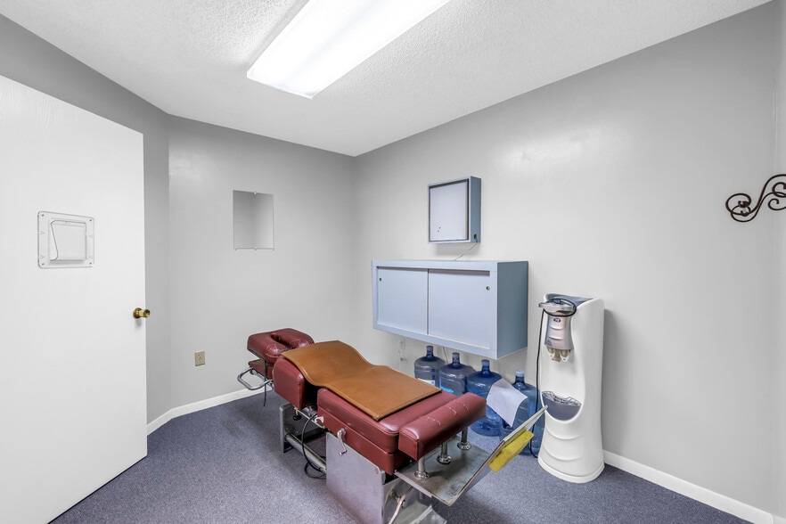 More Photos Of 1745 S Highland Ave, Clearwater Medical For Sale