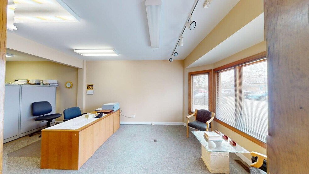 More Photos Of 334 E Colfax St, Palatine Loft Creative Space For Sale