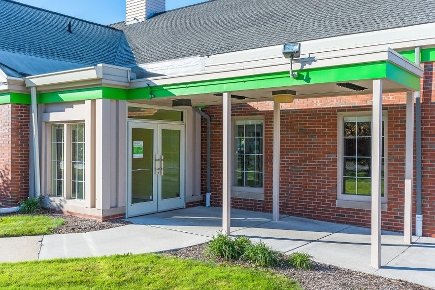 More Photos Of 1617 23rd St, Port Huron Bank For Sale