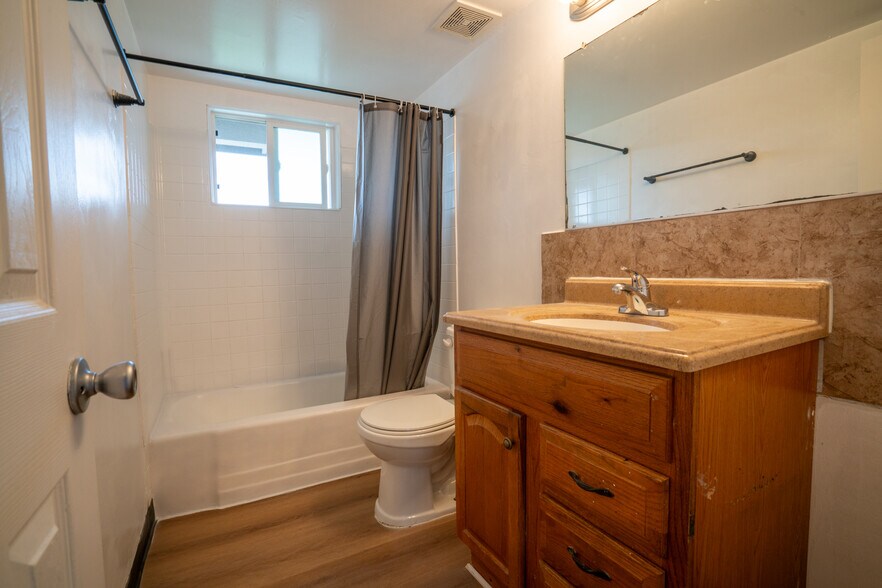 More Photos Of 1118-1124 N Mayfair Ave, Anaheim Apartments For Sale