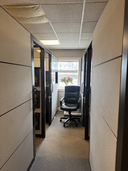 More Photos Of 2010 Limestone Rd, Wilmington Storefront Retail Office For Lease