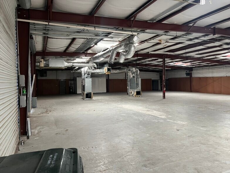 More Photos Of 6340 Bonny Oaks Dr, Chattanooga Warehouse For Lease
