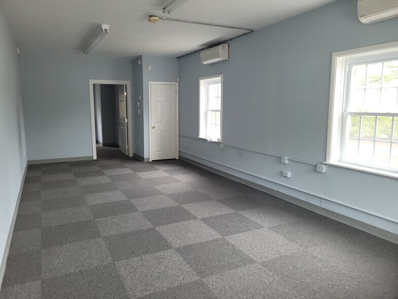 More Photos Of 312-320 Oxford Rd, Oxford Office Residential For Lease