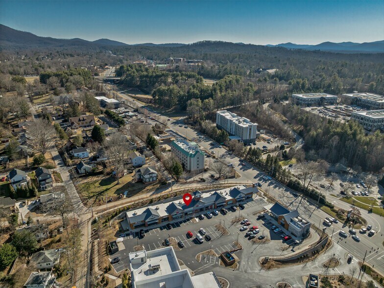 More Photos Of 190 Hendersonville Rd, Asheville Storefront Retail Office For Lease
