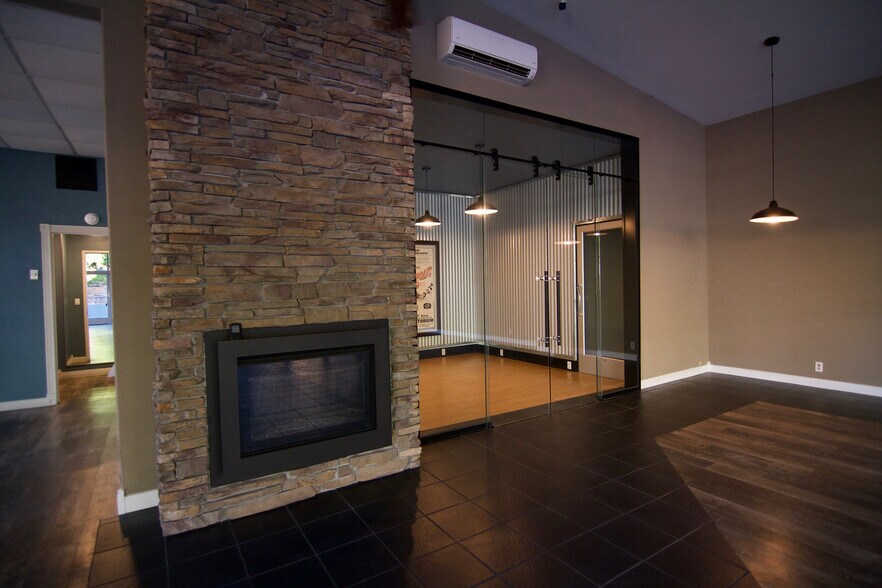 More Photos Of 246 S Shepherd St, Sonora Specialty For Sale
