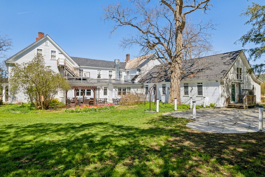 More Photos Of 9 Main St, Lyme Hospitality For Sale