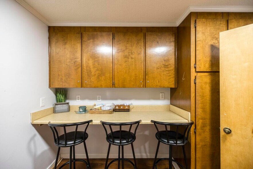 More Photos Of 1020 Keith Dr, Perry Healthcare For Lease