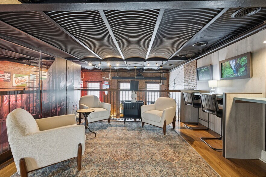 More Photos Of 108 Bridge St, Franklin Storefront For Sale