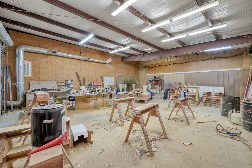 More Photos Of 2745 Interstate 45 S, New Waverly Manufacturing For Sale