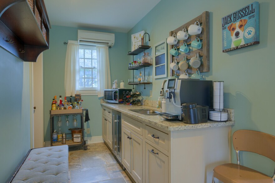 More Photos Of 6266 Richlands Hwy, Richlands Specialty For Sale