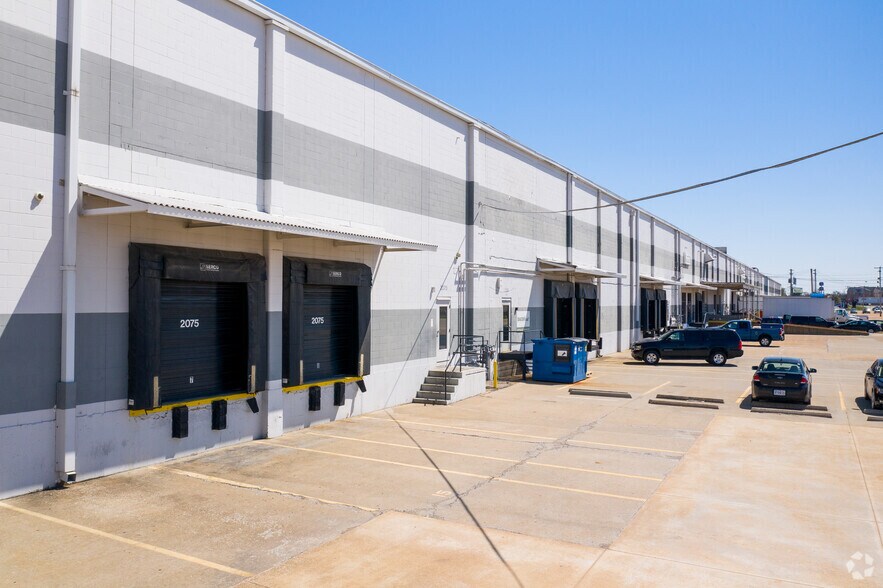 More Photos Of 2012 Corporate 44 Dr, Fenton Unknown For Lease