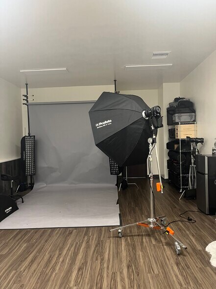 More Photos Of 700 N Main St, Santa Ana Storefront Retail Office For Lease