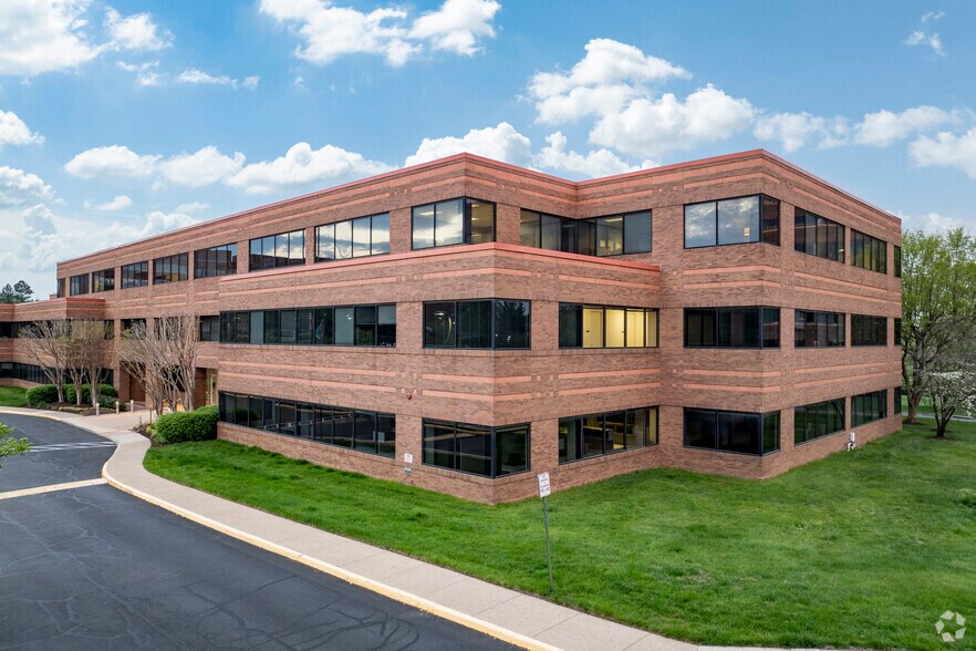 More Photos Of 10701 Parkridge Blvd, Reston Office For Sale