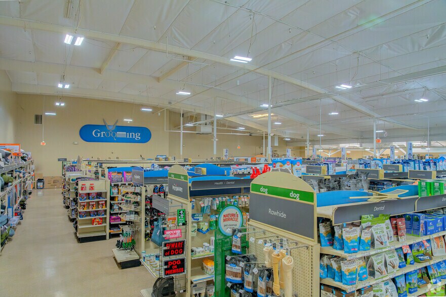 More Photos Of 865 Colusa Ave, Yuba City Department Store For Sale