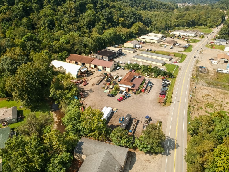 More Photos Of 740 Greensburg Rd, New Kensington Warehouse For Lease