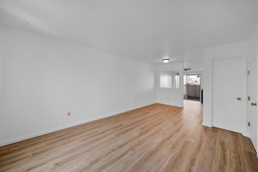 More Photos Of 1091 Del Sol Pl, Redding Apartments For Sale