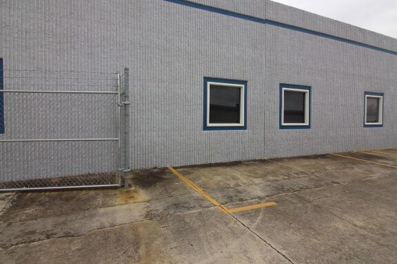 More Photos Of 13603 Topper Cir, San Antonio Warehouse For Lease
