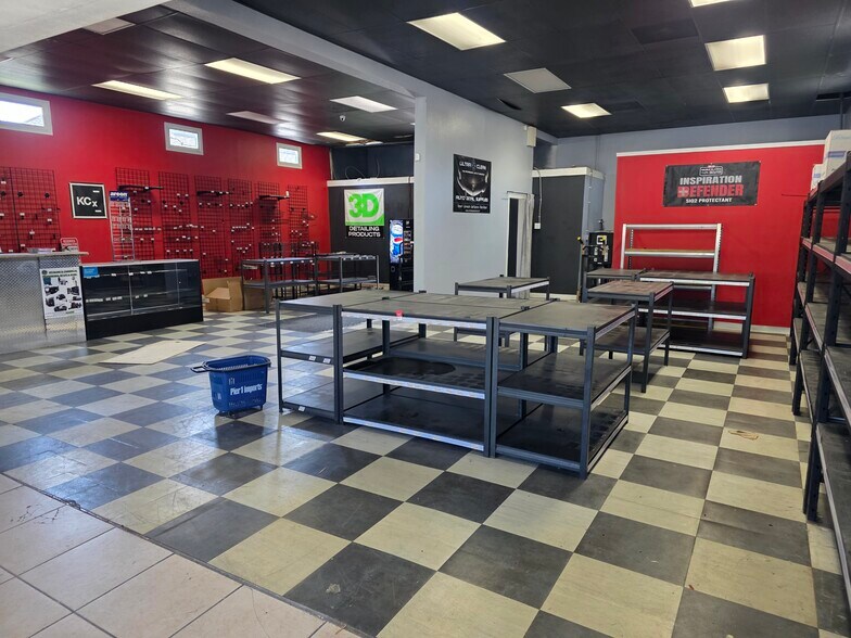 More Photos Of 949 S Garey Ave, Pomona Freestanding For Lease
