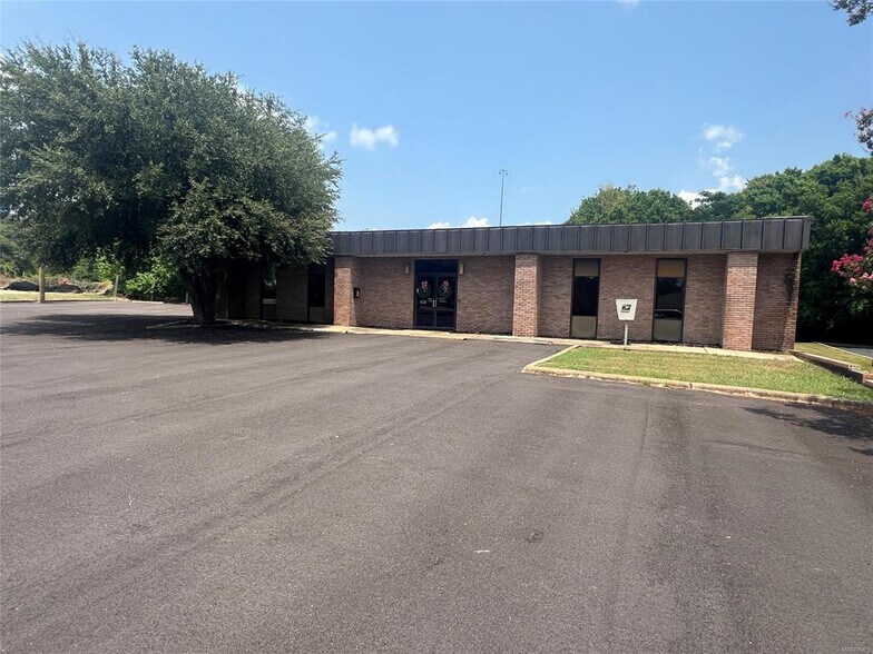 Primary Photo Of 5771 Carmichael Pky, Montgomery Office For Lease