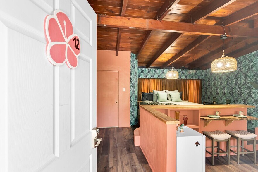 More Photos Of 243 61st St, Marathon Hotel For Sale