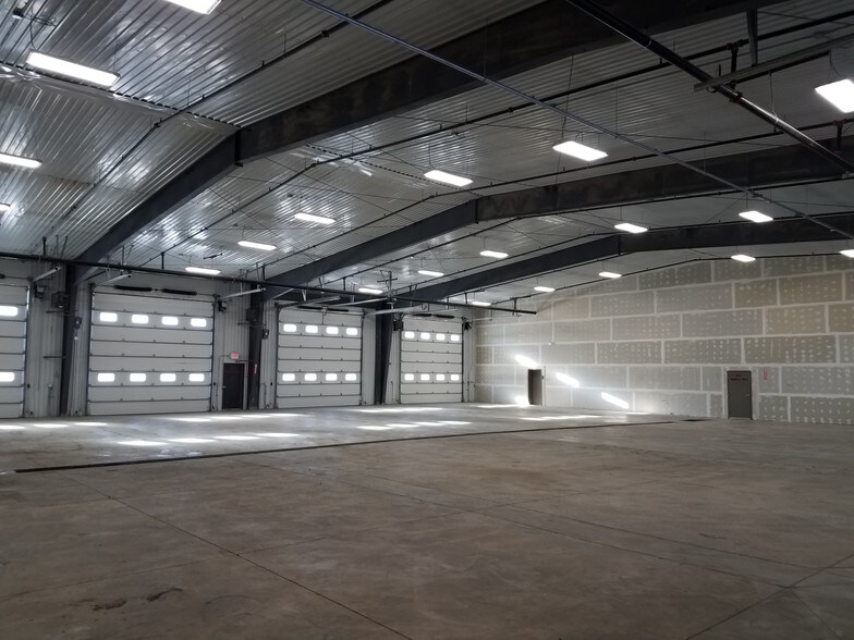 More Photos Of 603 Well St, Williston Warehouse For Sale