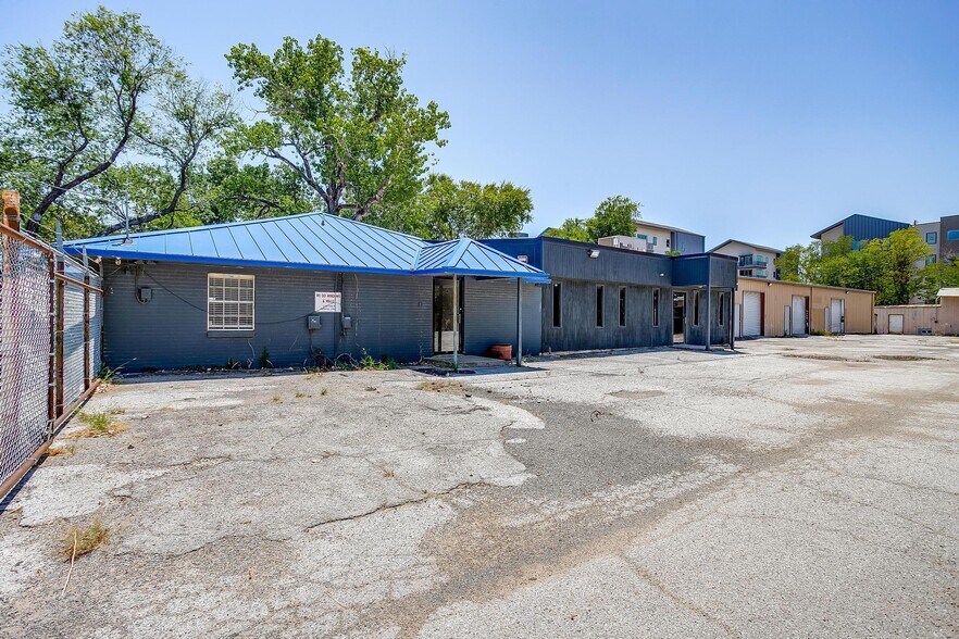 More Photos Of 117 Roberts Cut Off Rd, Fort Worth Warehouse For Sale
