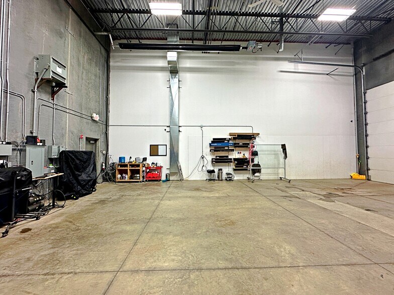 More Photos Of 400 Mackenzie Blvd, Fort McMurray Flex For Sale