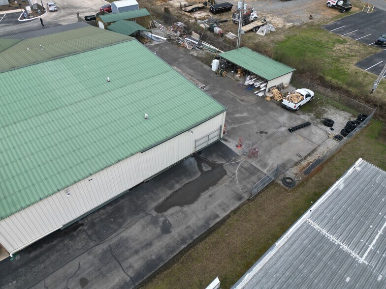 More Photos Of 15044-15050 Rankin Ave, Dunlap Freestanding For Sale