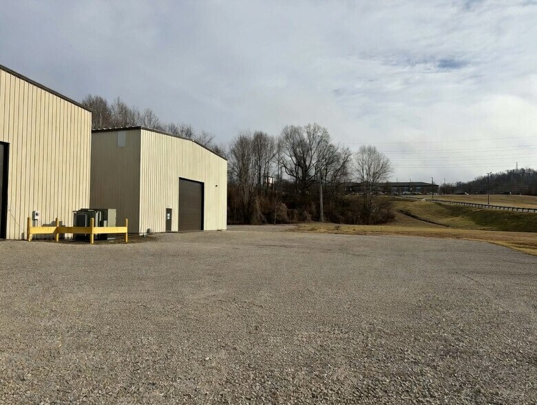More Photos Of 1042 County Road 60, South Point Manufacturing For Lease