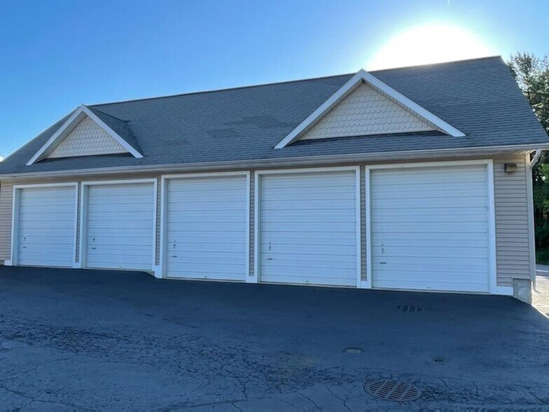 More Photos Of 864 Burdeck St, Schenectady Office For Lease