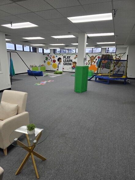 More Photos Of 1710 Douglas Dr N, Golden Valley Business Park For Sale