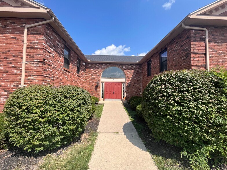 More Photos Of 1130 Vester Ave, Springfield Medical For Lease