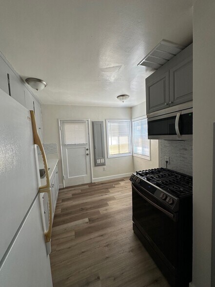 More Photos Of 1496 167th Ave, Ashland Apartments For Sale