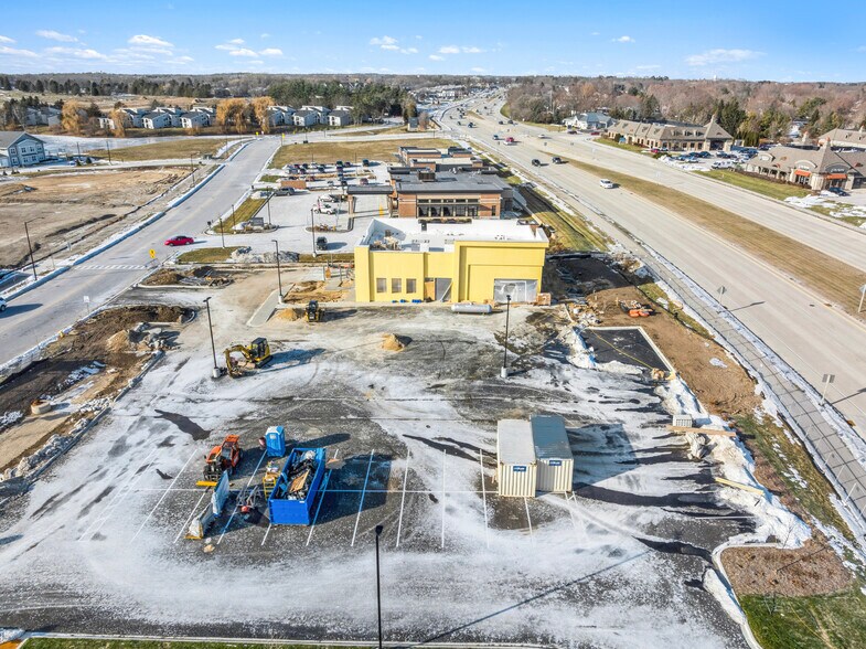 More Photos Of 1295 Olympia Fields Dr, Oconomowoc Restaurant For Sale