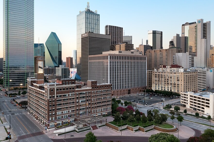 More Photos Of 900 Jackson St, Dallas Office For Lease